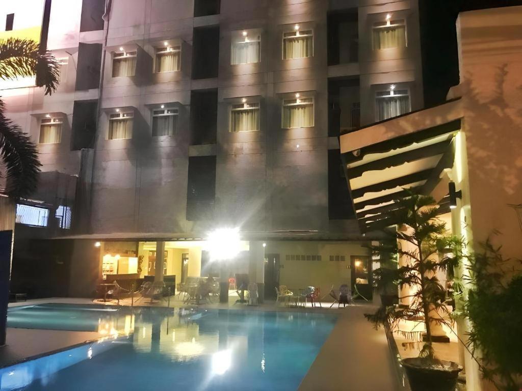 Avenue Suites Bacolod Luaran gambar