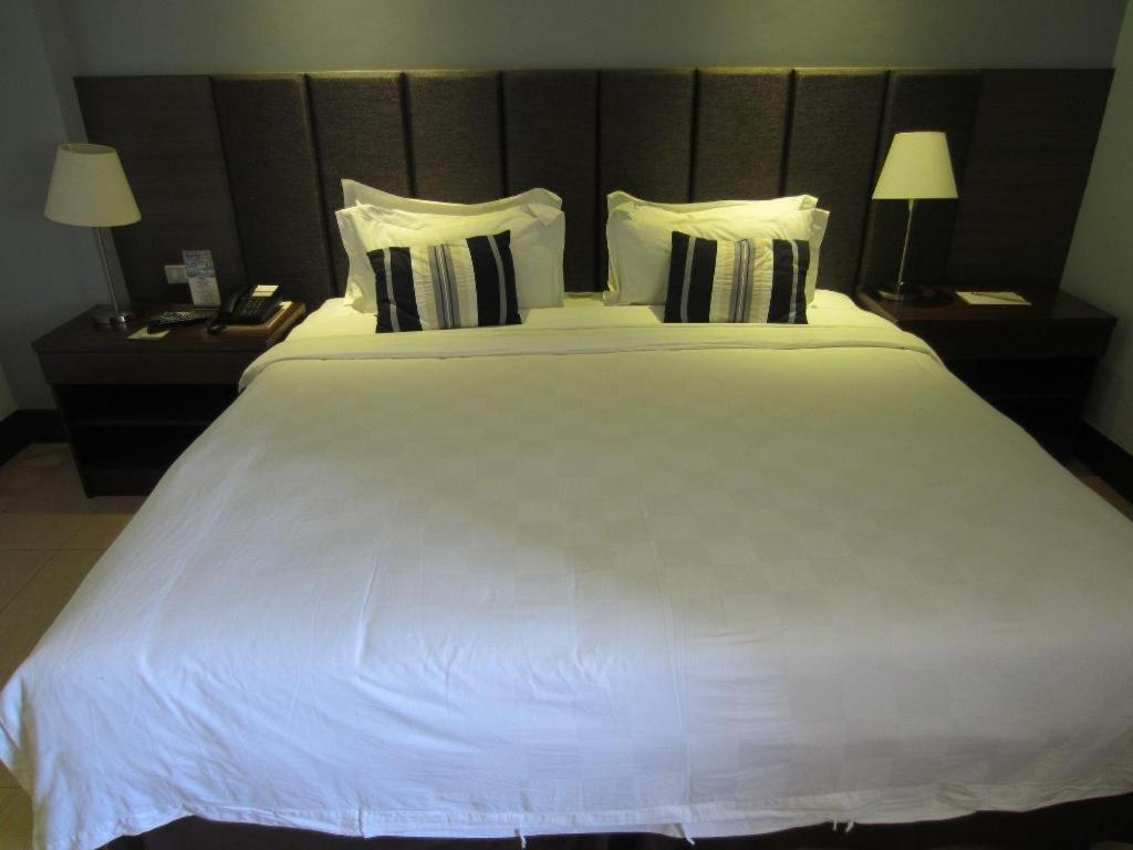 Avenue Suites Bacolod Luaran gambar