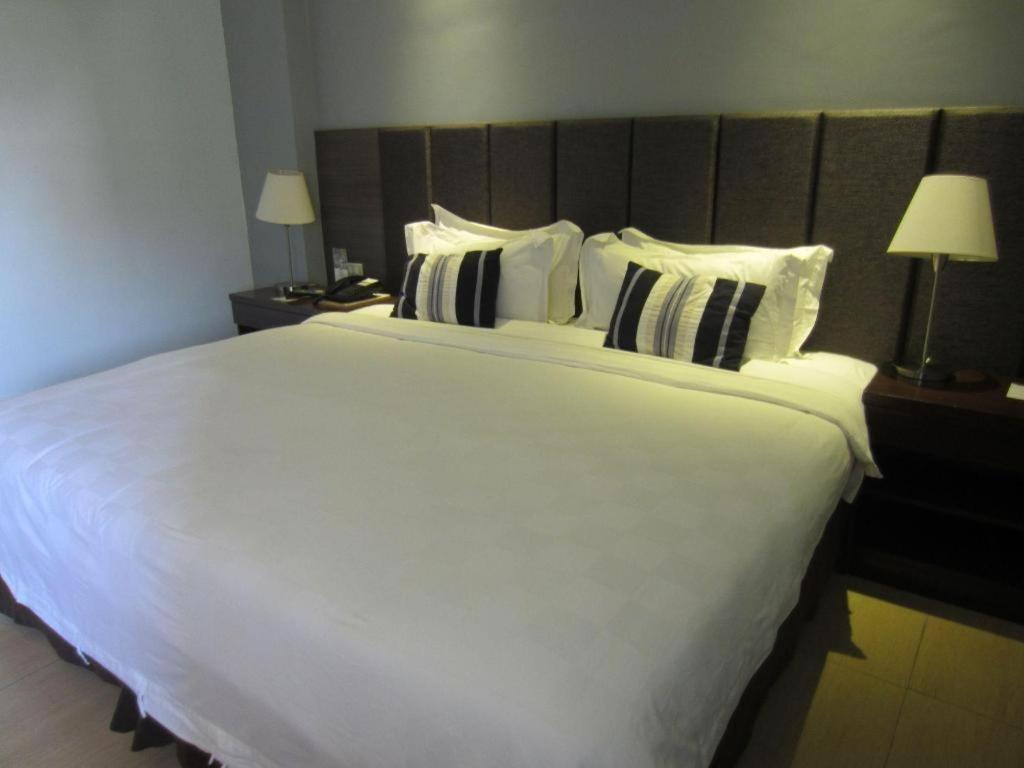 Avenue Suites Bacolod Luaran gambar